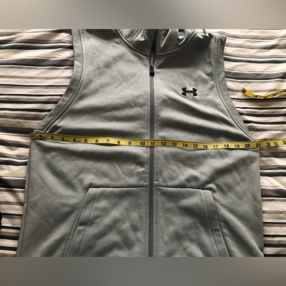 Under Armour Sleeveless Hoodie NWOT - Picture 6 of 6